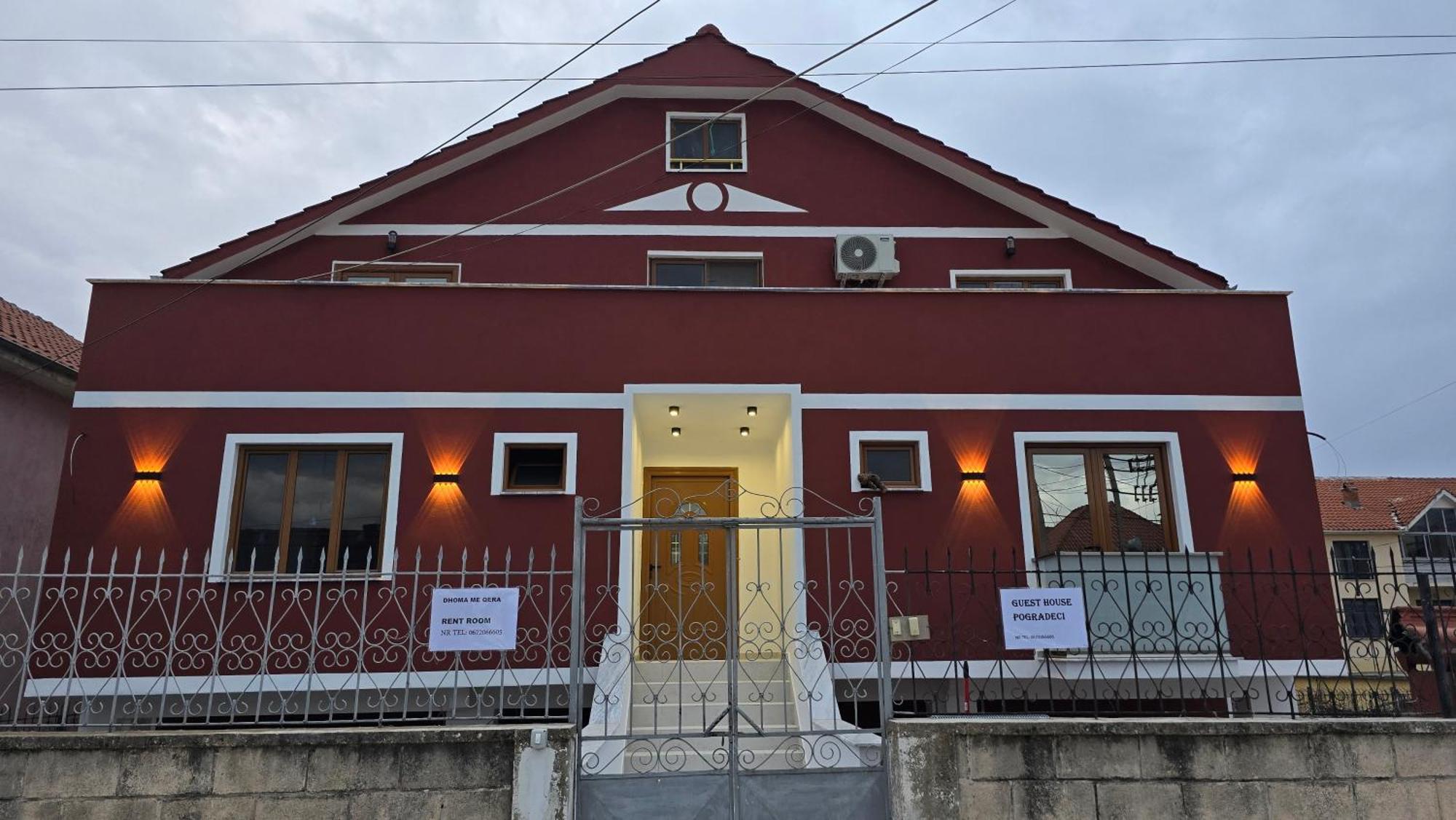 Guest House Pogradeci מראה חיצוני תמונה