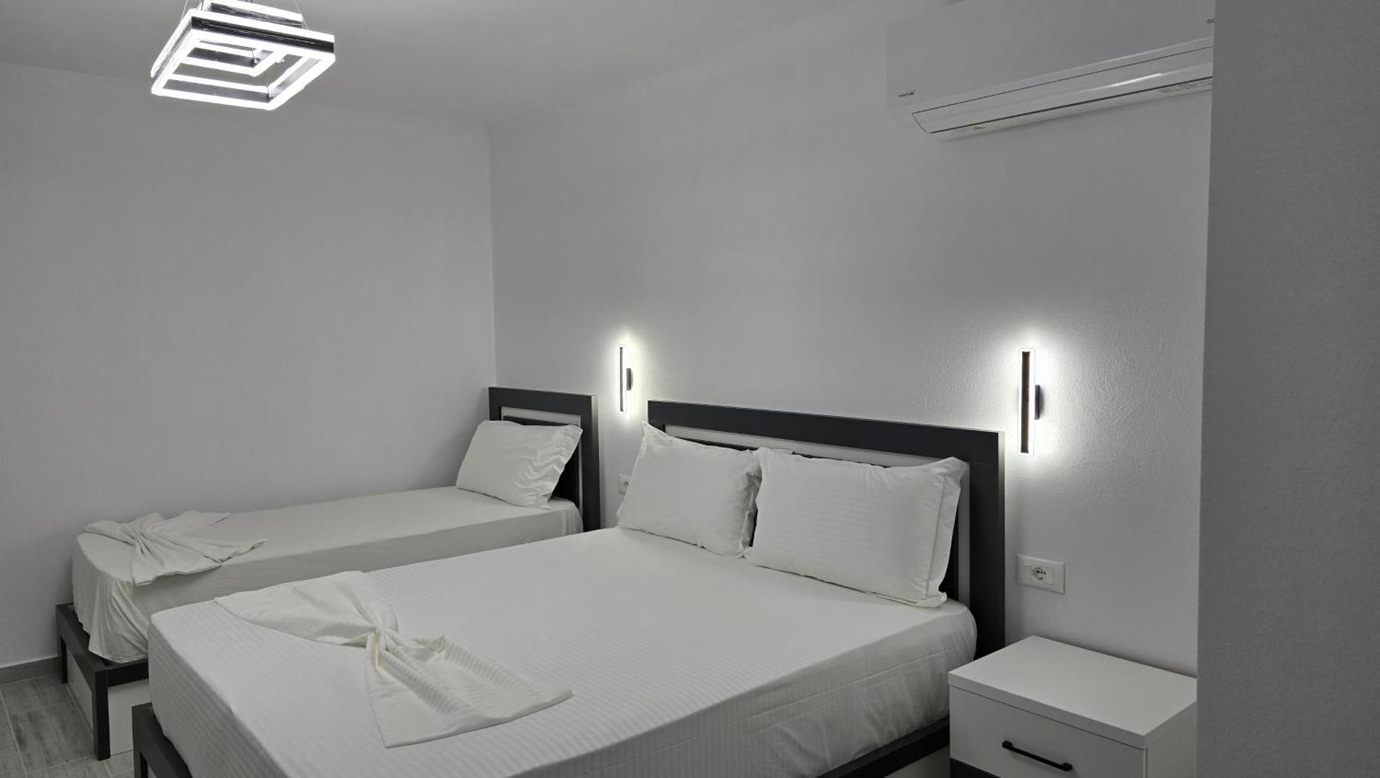 Guest House Pogradeci מראה חיצוני תמונה