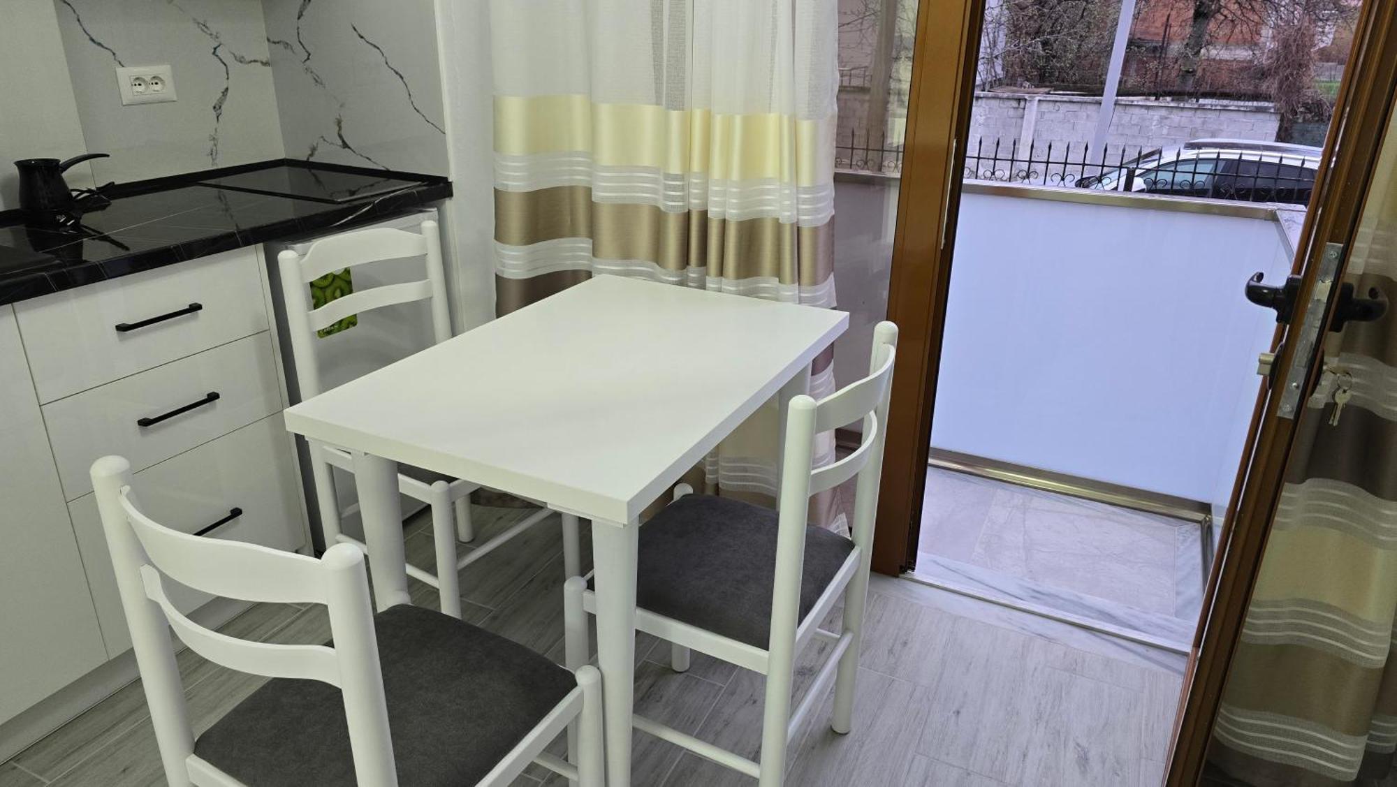 Guest House Pogradeci מראה חיצוני תמונה