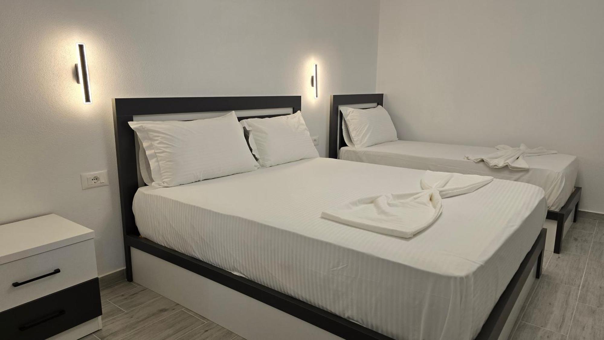 Guest House Pogradeci מראה חיצוני תמונה
